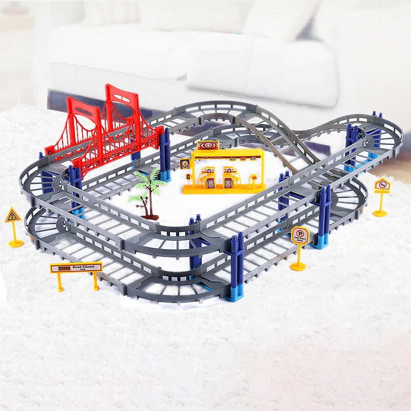 

Маленький поезд электрический многослойный Железнодорожный гоночный набор игрушки для детей и мальчиков Обучающие интересы и хобби игруш...