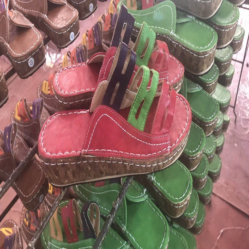 

Low Big Size Shoes On A Wedge Peep Toe Rubber Flip Flops Ladies' Slippers Hawaiian Basic Slides PU Sewing Fabric Rome On A Wedge