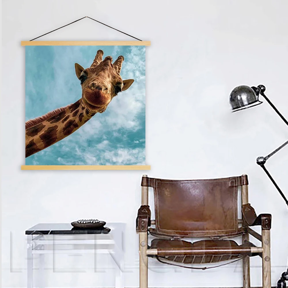 

Картина на холсте для украшения дома, рисунок жирафа, животное, деревянный свиток, подвесная картина, настенное искусство, Постер в скандина...