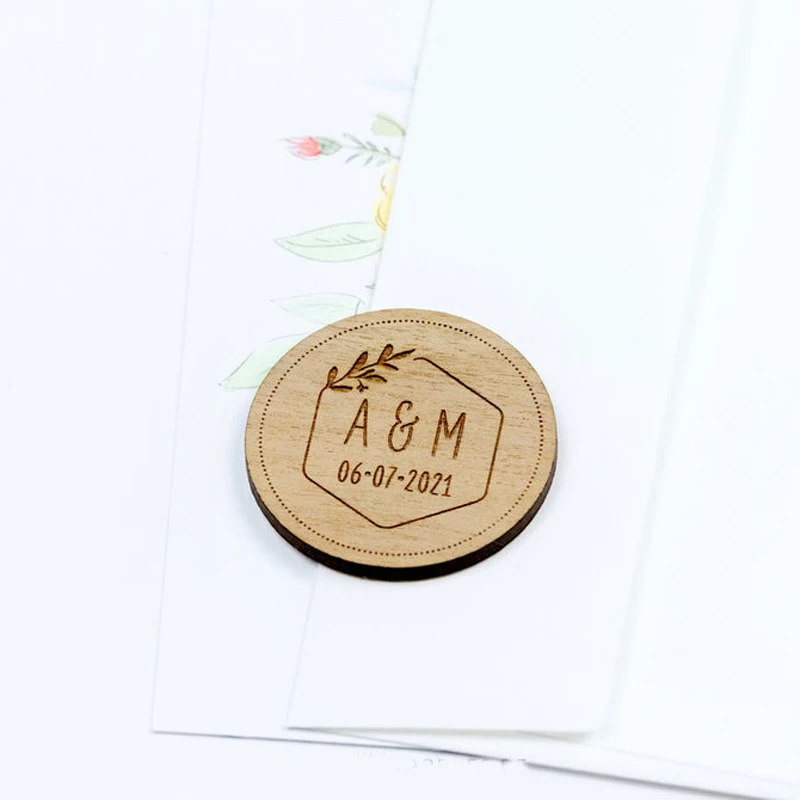 Customized Bride Groom names Round wood Wedding wooden Save the Date Magnets engagement party favors company gifts | Дом и сад