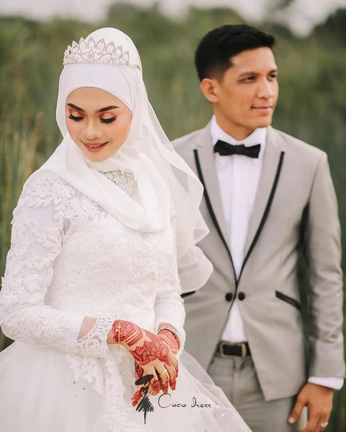 

Muslim Arabic Wedding Dresses Long Sleeve Lace Applique Organza A Line Zipper Back Vestidos De Noiva Bride Dress Princess Gowns