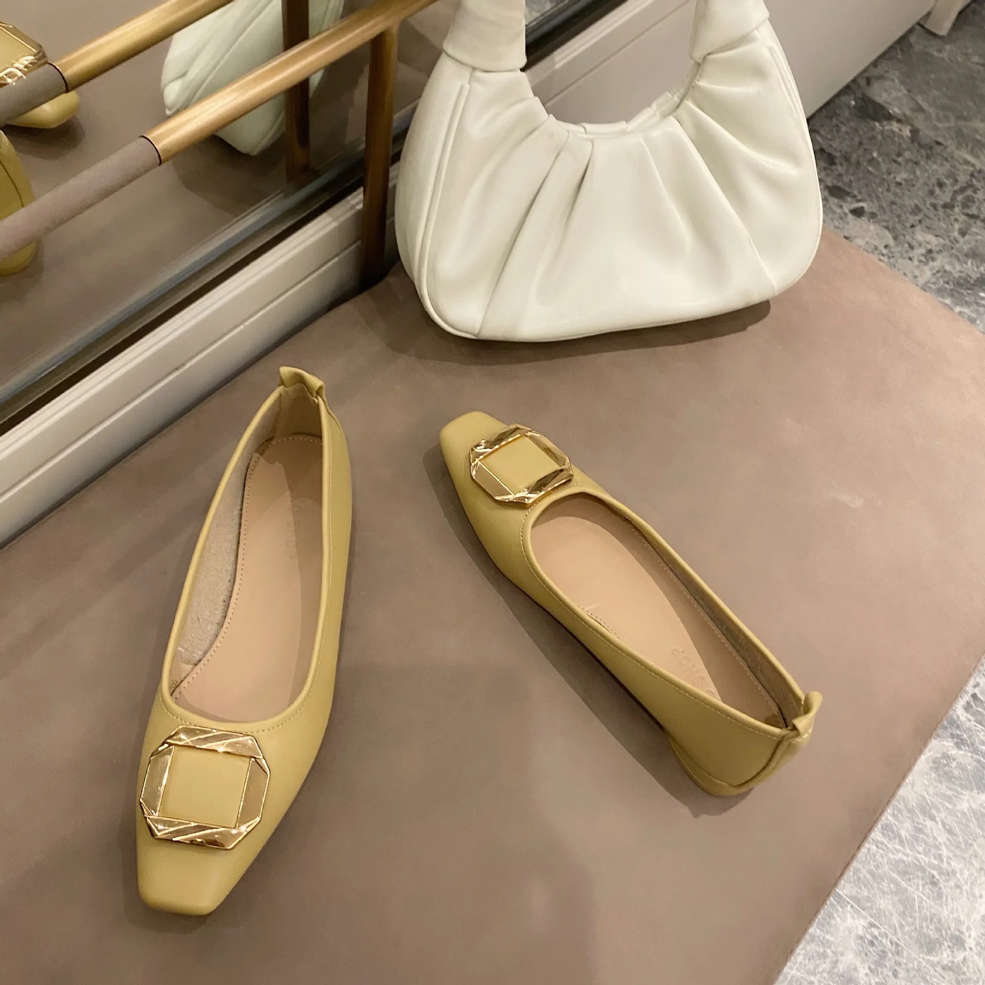 

Summer Shoes Ladies Square Toe Female Footwear Casual Sneaker British Style Metal Chain Shallow Mouth Women's Heels 2021 Dress N