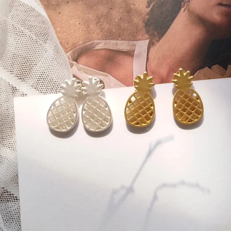 Металлическая текстура творческая тенденция в стиле Джокер форма ананаса серьги