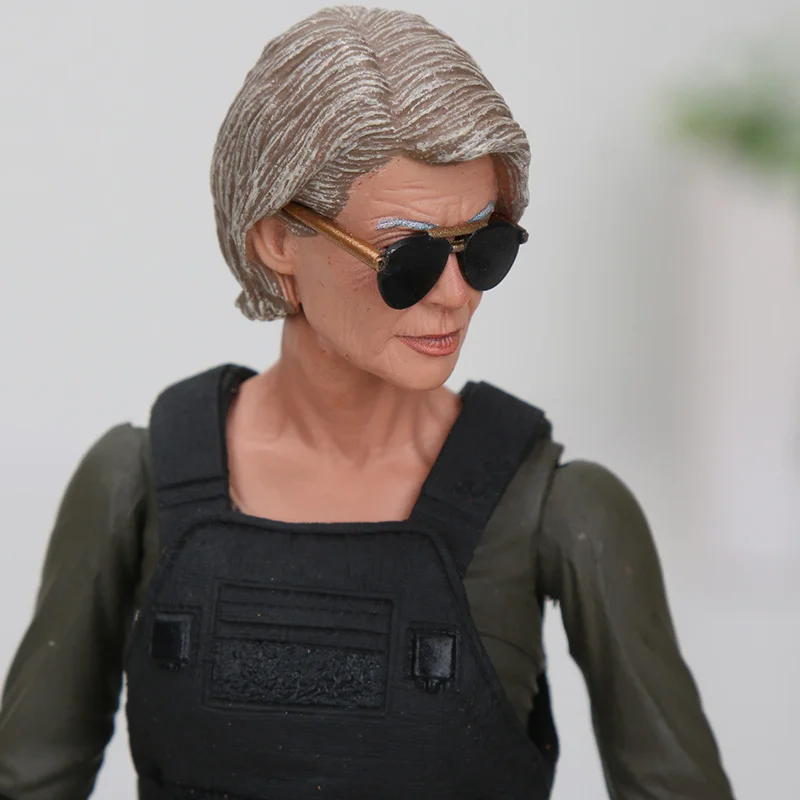 18 см NECA Терминатор T-800 темного рока Сара Коннор движущаяся фигурка Коллекционная