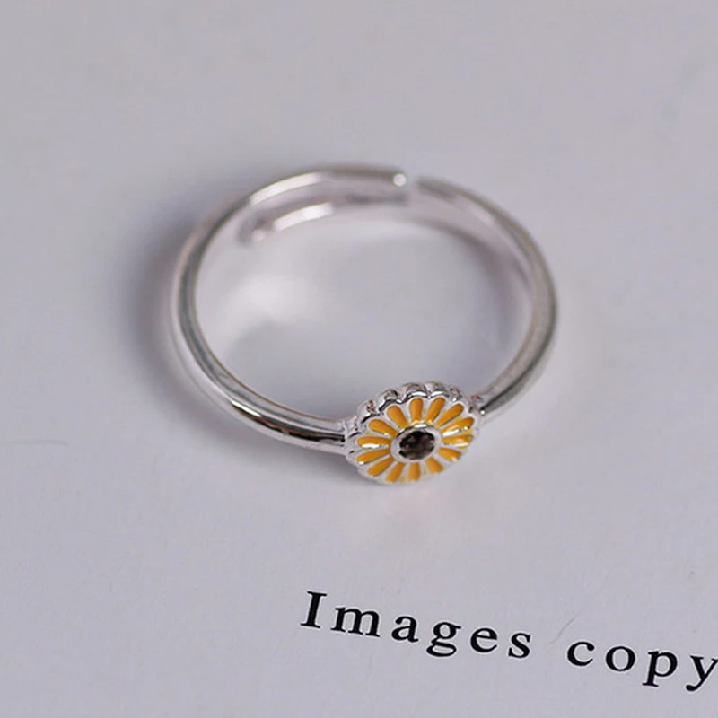 

Ladies New Simple Daisy Flower Ring Size Adjustable Fashion Men and Women Wedding Ring Jewelry Anniversary Gift