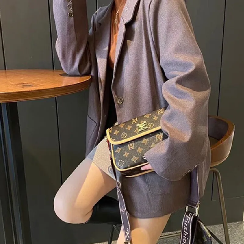 

Genuine Leather Women Flaps 2021 New Fashion Vintage Print Bags Ladies Fashionel Purses and Handbags V Bags In Luxury Handbags