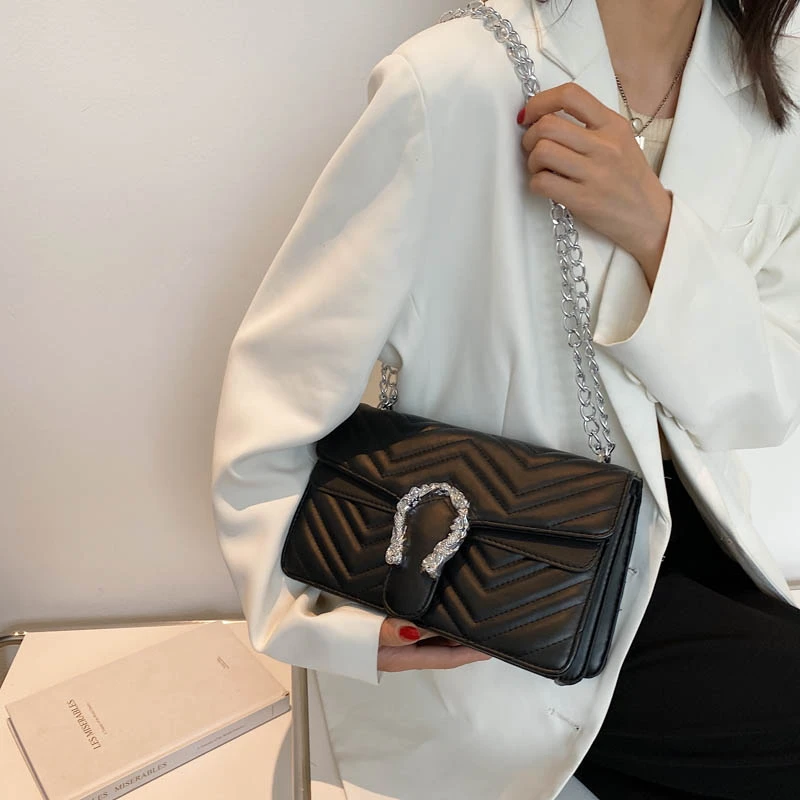 

Simple retro large-capacity leather shoulder bag Messenger bag fashion and generous temperament all-match