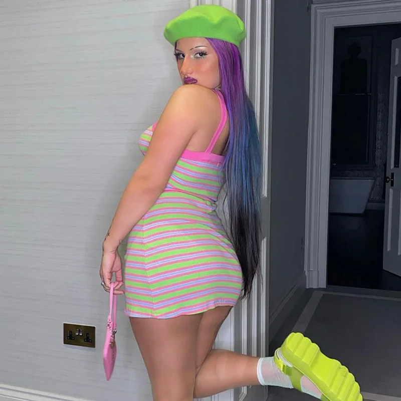 

2021 New Sexy Striped Bundled Vest Tight-fitting Hip Skirt Two-piece Backless Female Pink Knitted Bandge Skirt Suit