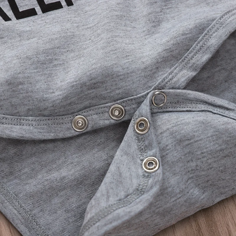 Забавный сдельник для ребенка я выходил как разбивающий мяч принт серый Детский