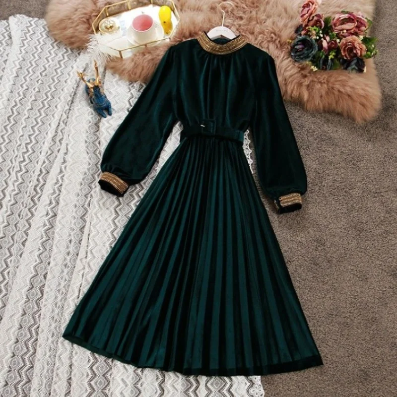 Женское плиссированное платье винтажное однотонное бархатное с длинным рукавом