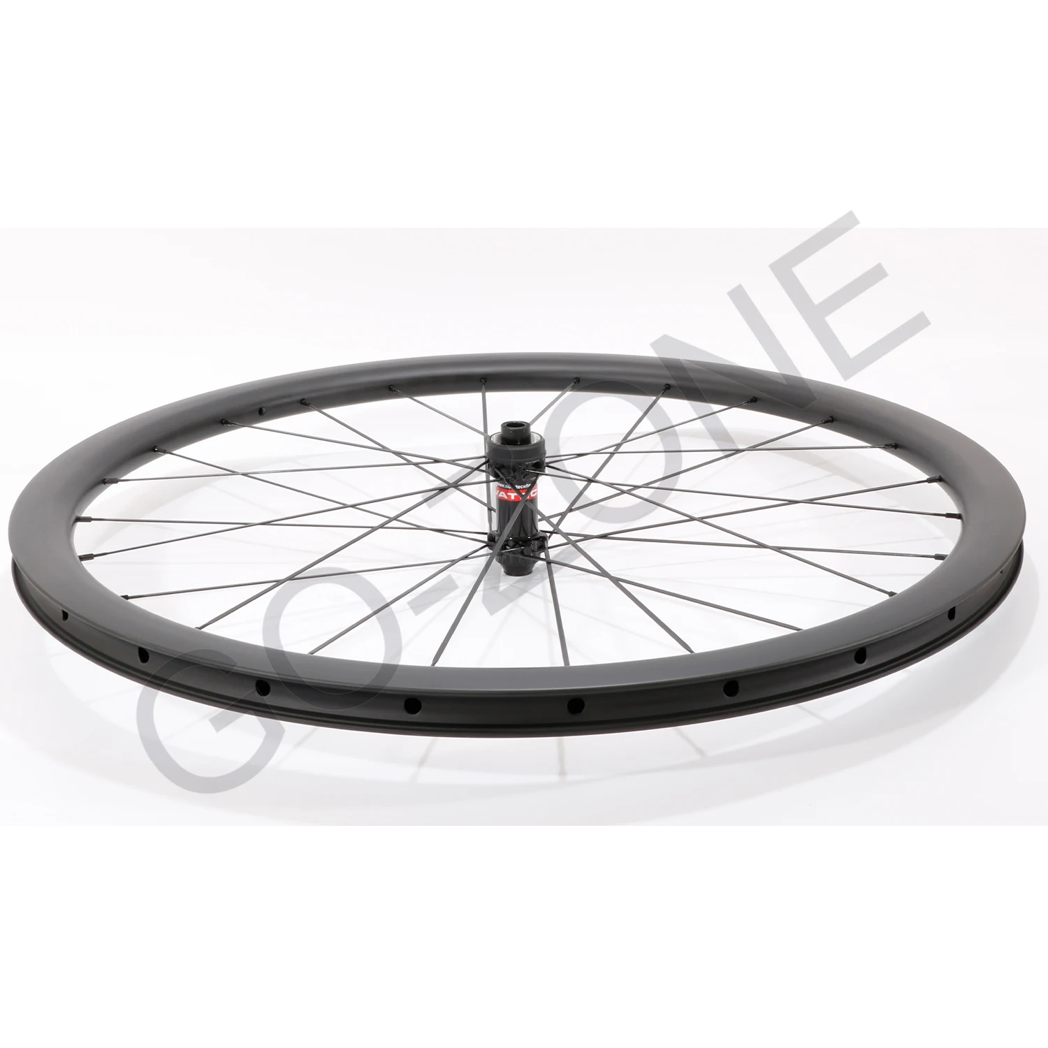 Суперлегкая клинчерная бескамерная карбоновая колесная пара шириной 25 мм