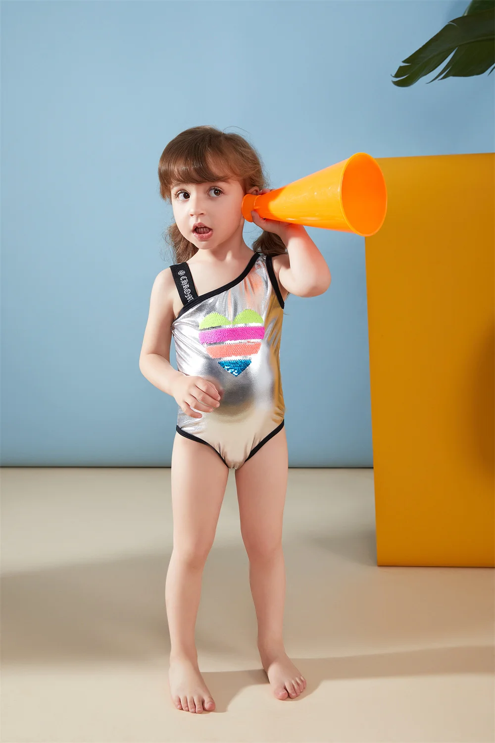 Блестящий детский купальник для девочек 2022 купальный костюм на одно плечо