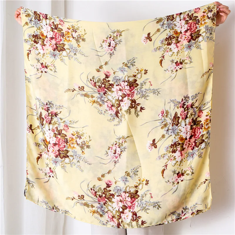 

2020 Luxury women colour print Autumn tourism quality cotton material scarves winter Fashion Flower seaside sunscreen shawl