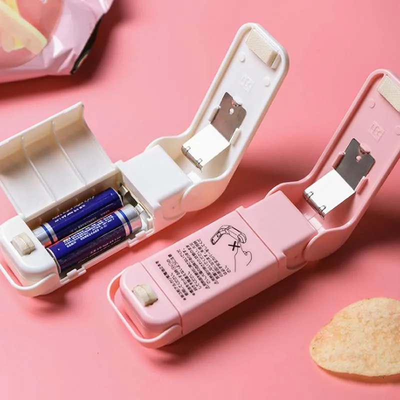 

Portable Mini Food Sealers Household Hand Pressure Sealing Machine Plastic Food Saver Snack Food Plastic Bag Small Packers Tool