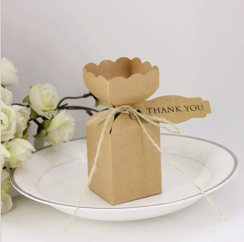 

100pcs Kraft DIY Vintage paper Candy Boxes Gift Bag with rose Flower Chocolate Packaging Party Wedding Decoration Favors
