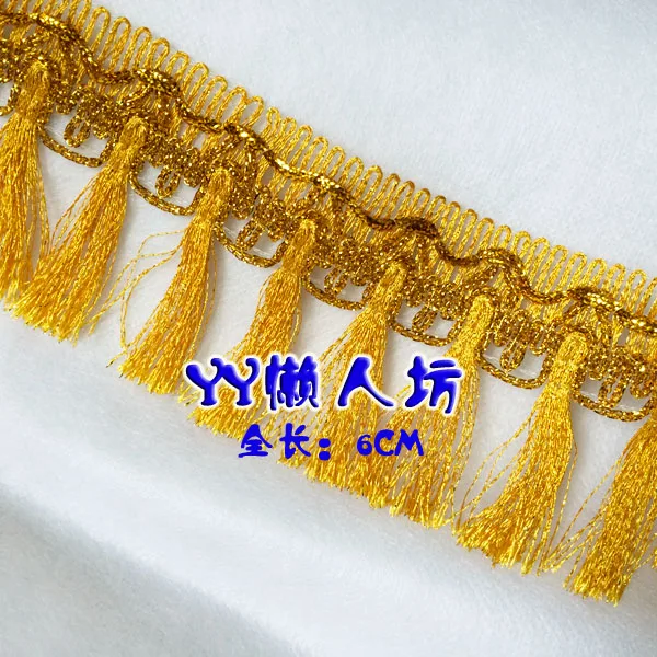 Кружевная аппликация с кисточками ширина 6 см 10 метров