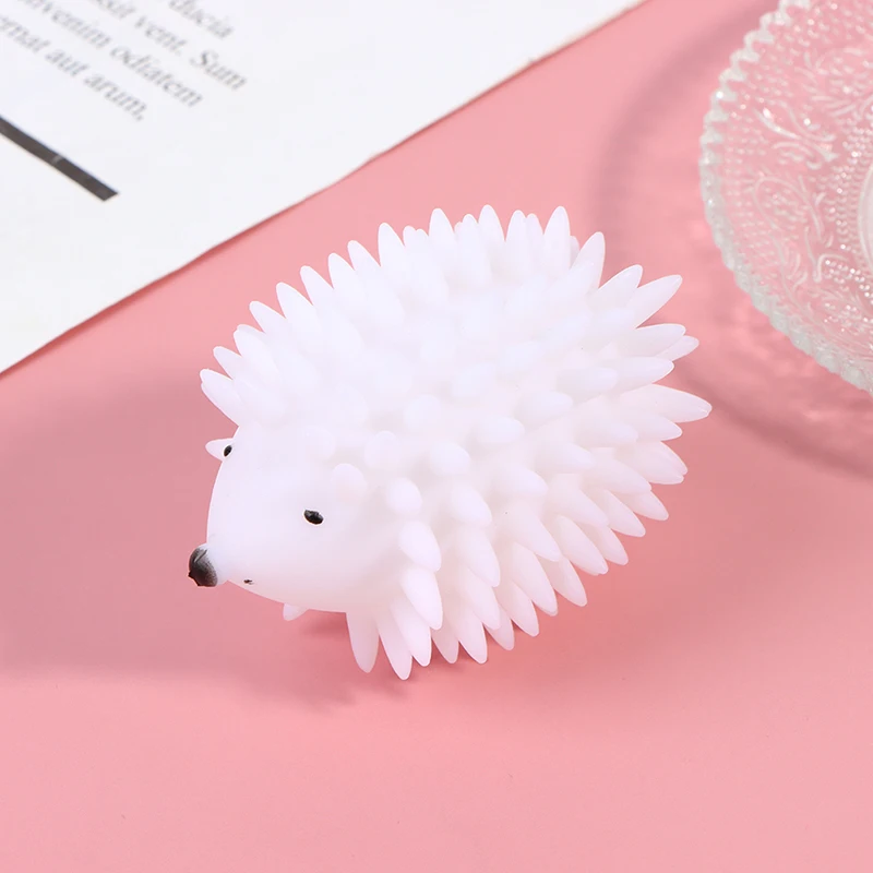 

Floating Pet Fur Catcher Laundry Lint Hair Catcher for Washing Machine Hedgehog Drying Ball Asesorio Para Laundry
