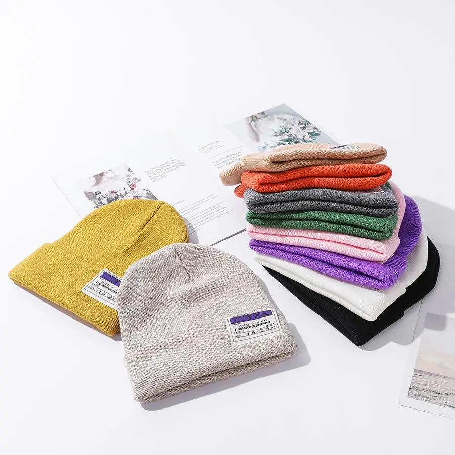 

Зимние шапочки, женские шапочки, осенняя Модная вязаная пряжа, шапка с ярлыком, для отдыха, для влюбленных, Мужская сохраняющая тепло шапка