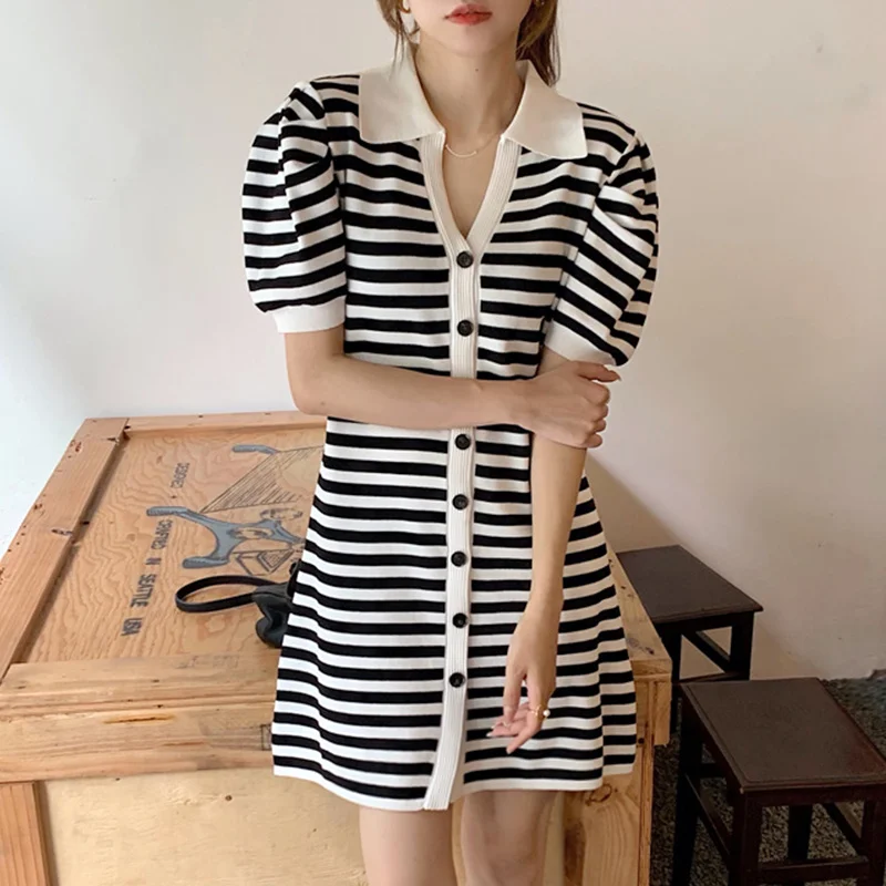 Женское трикотажное платье в полоску приталенное французское с рукавом