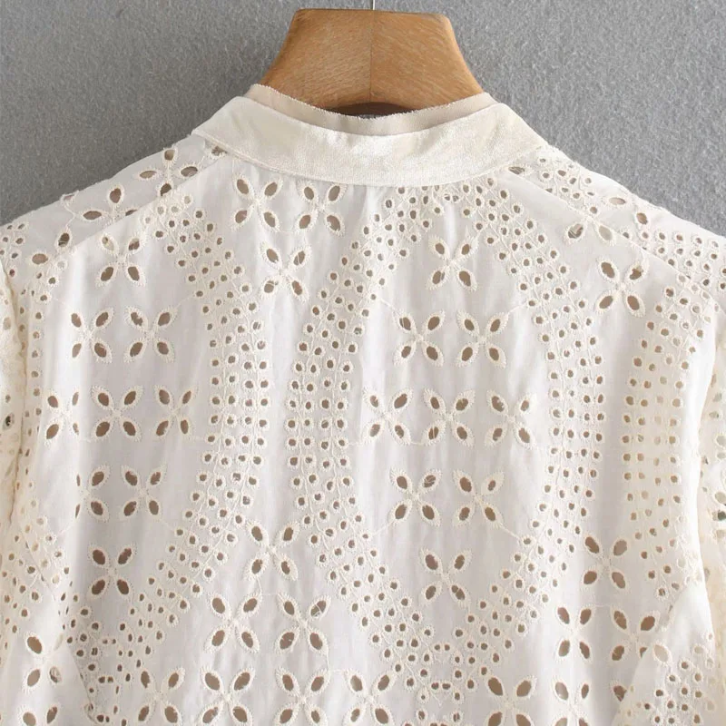 

Autumn Style Hollow Embroidery Hit Color Stitching Beige Long-sleeved Female Coat Korean Style Long-sleeved Chic Women's Jacket