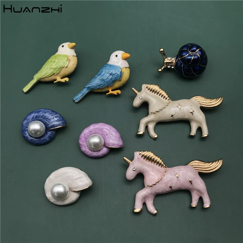 HUANZHI 2020 Новинка Эмаль животное улитки лошадь птица брошь Имитация жемчуга