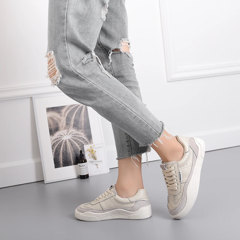 Женские кроссовки на шнуровке Белые Повседневные плоской подошве 4 цвета