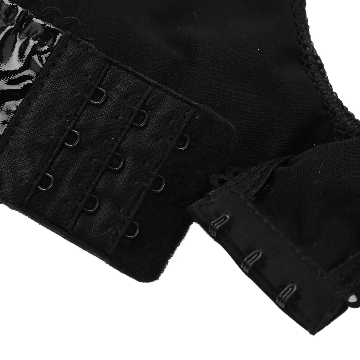 

Womens Erotic Lingerie Hot Bras Wet Look PU Leather Halter Neck Hollow Out Open Bust with Metal Chain Tassel Bra Tops Crop Top