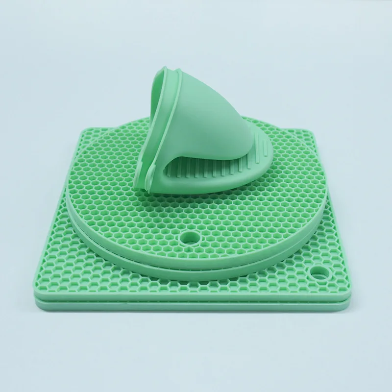 

Eogoe Honeycomb Silicone Placemat Tableware Mat Hand Clip 6 PCS Set Pot Bowl Pad Coaster Kitchen Accessories Table Placemats
