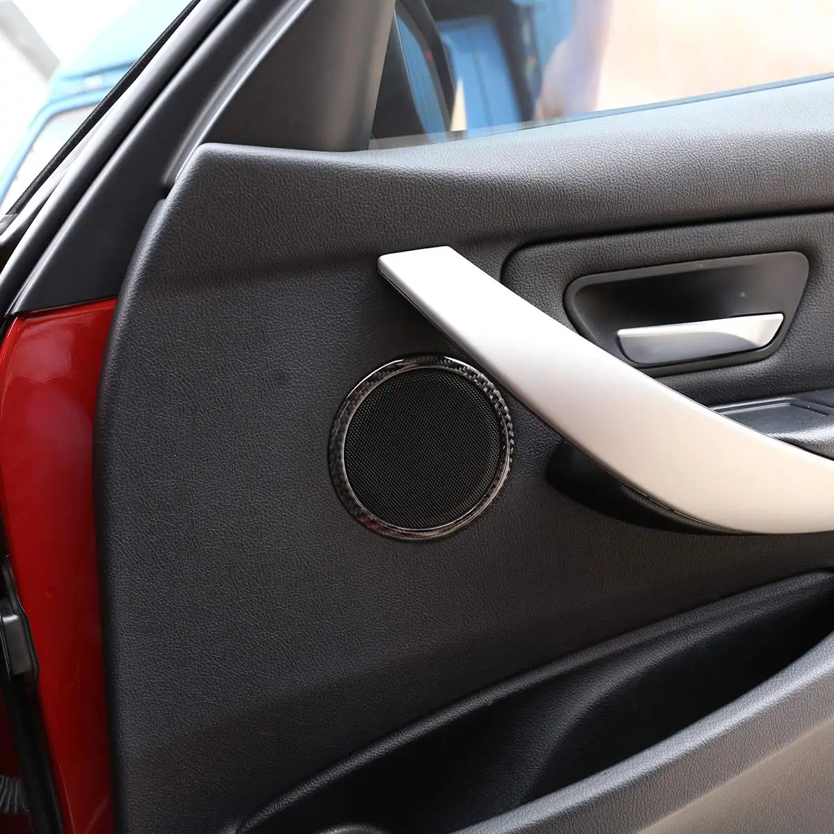 Декоративное кольцо из мягкого углеродного волокна для внутренней двери