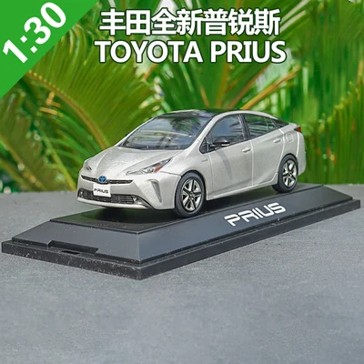 Модель автомобиля игрушечная в масштабе 1/30 PRIUS PHV VAN автомобиль из металлического