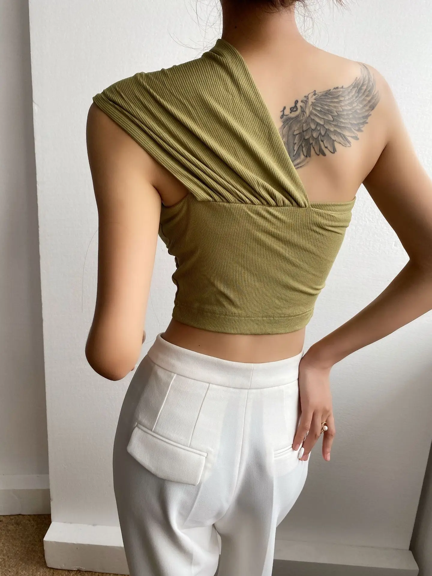 

ins hot girl green sloping shoulder one-shoulder tube top knitted camisole bottoming female summer European and American tops