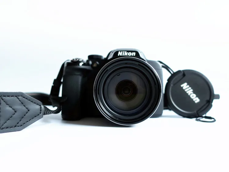 Бывшая в употреблении цифровая камера Nikon COOLPIX P520 1080 МП Full HD p видео Встроенный GPS 42x