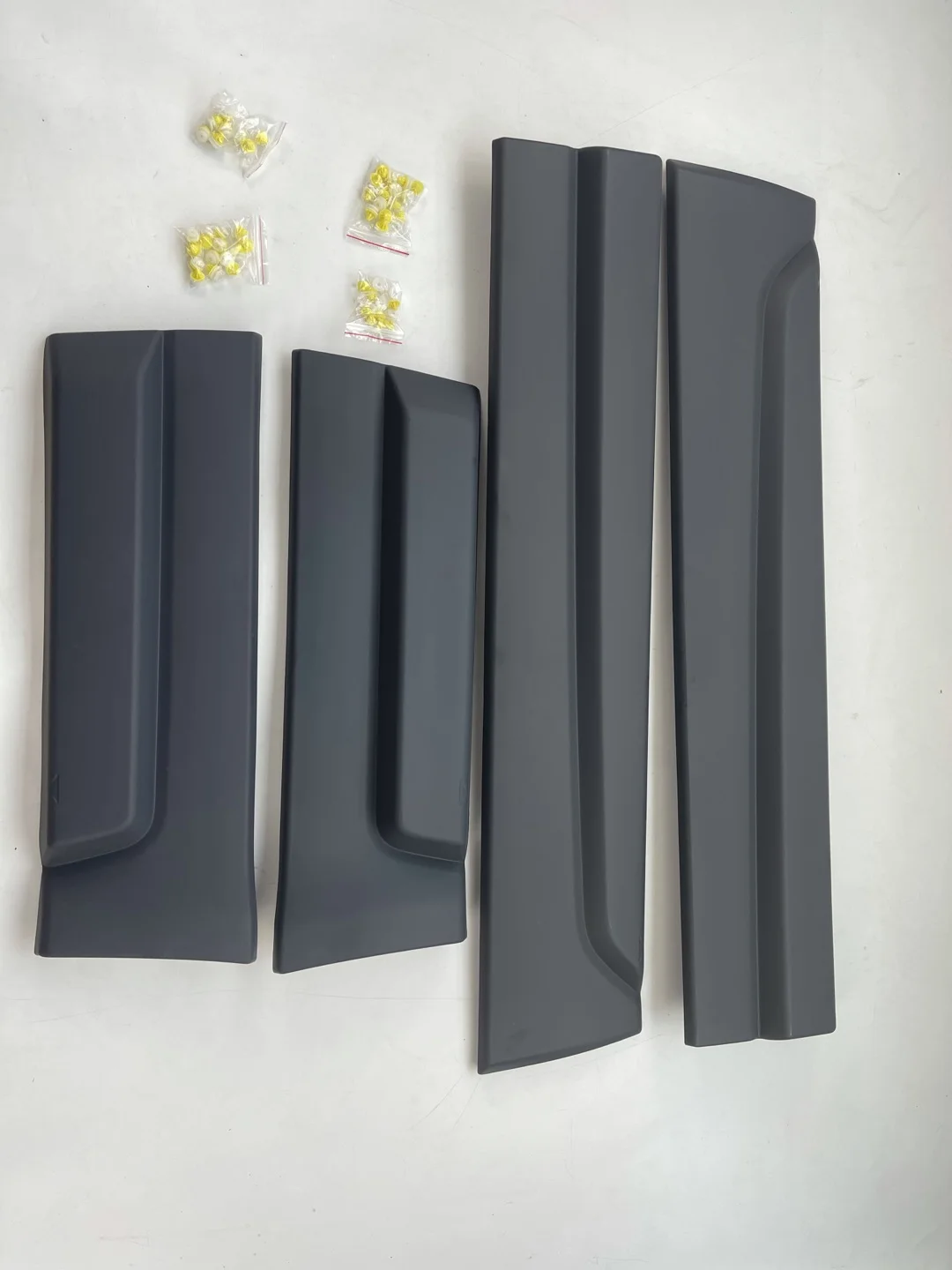 

ROVCE 4 Pcs / Set Side Door Protection board For Land Rover Freelander 2 High Quality ABS Side Door Trim Car Accessories