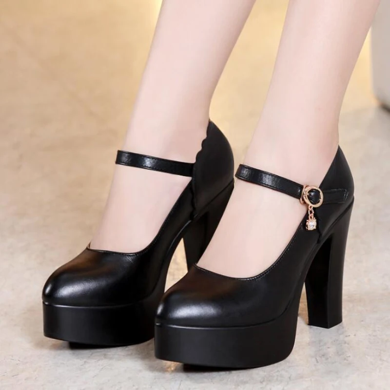 

Women's Shoes
