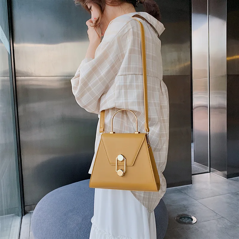 Модные однотонные маленькие сумки женские через плечо 2020 летние с металлической