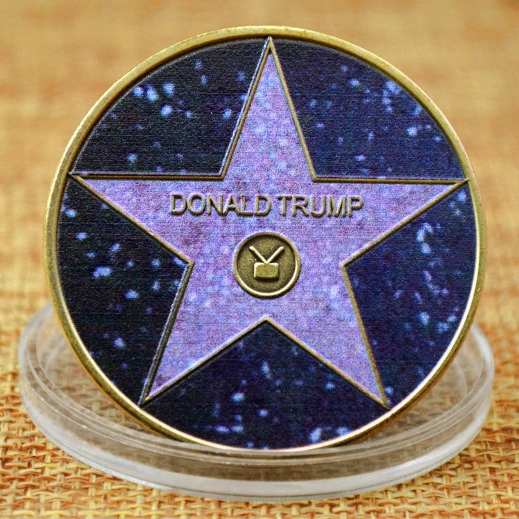 

Коллекционная позолоченная монета с Дональдом Трампом и фиолетовой звездой, коллекционная памятная монета с изображением президента США