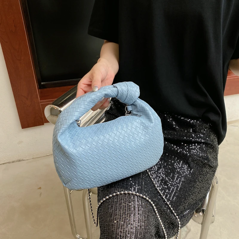 

Маленькие плетеные сумки через плечо из искусственной кожи, женские летние простые повседневные трендовые Роскошные модные сумки на плечо ...