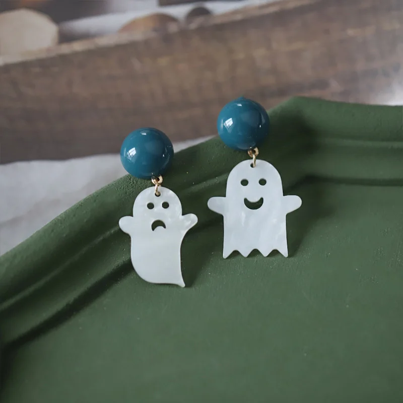 

Cute Children Fun Asymmetric Ghost Earrings Sweet Girl's Heart Needle Resin Earring Modified Ear Rings for Kids Accessories Gift