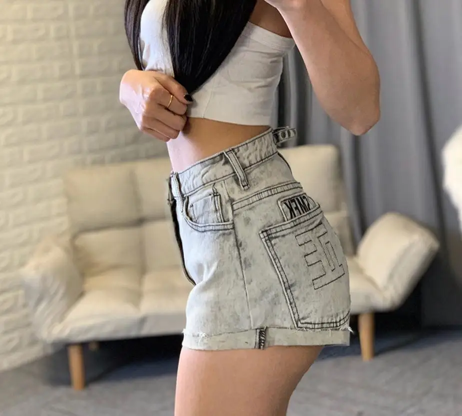 Шорты женские джинсовые с завышенной талией приталенные повседневные плотно