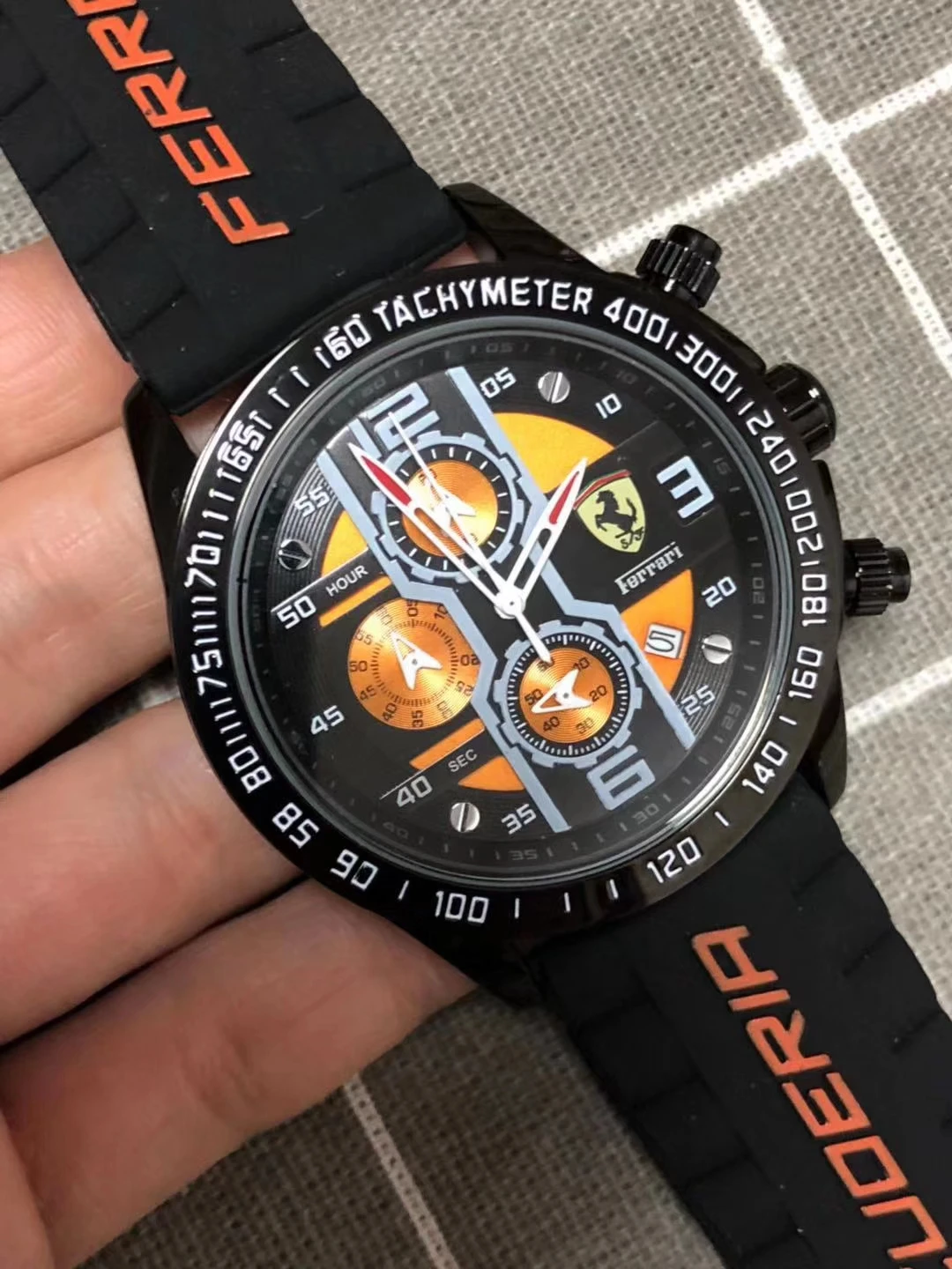 

New fashion classic men's high grade business watch waterproof watch wine barrel watch personality WATCH QUARTZ WATCH