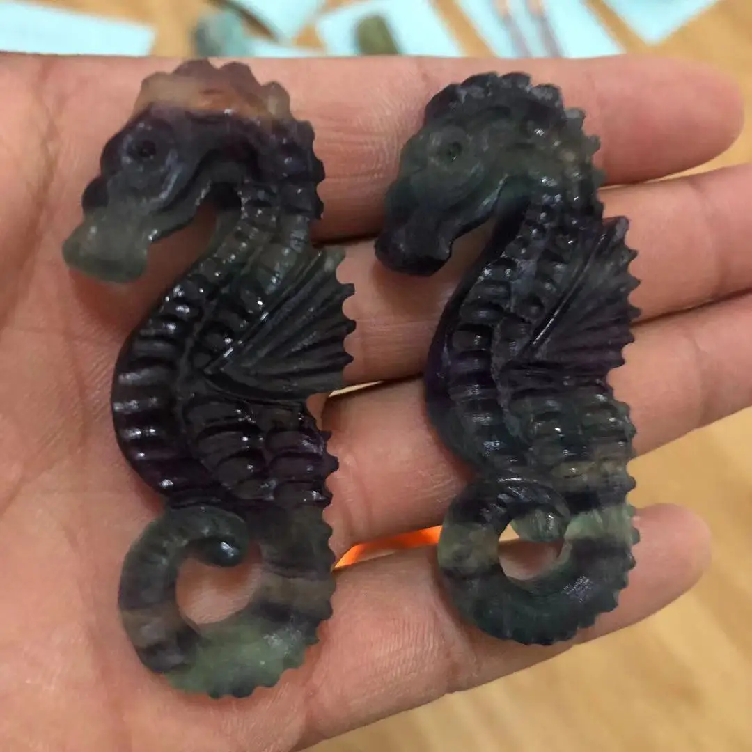 

Carved seahorse with natural color jade stone, used for reiki treatment