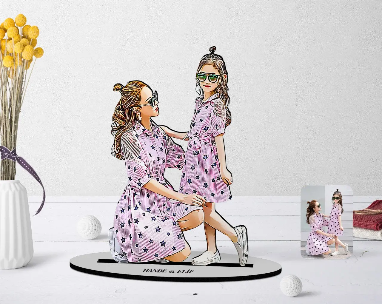 

Personalized Full Length Mother Girl Caricature Of Wooden Trinket Model-1
