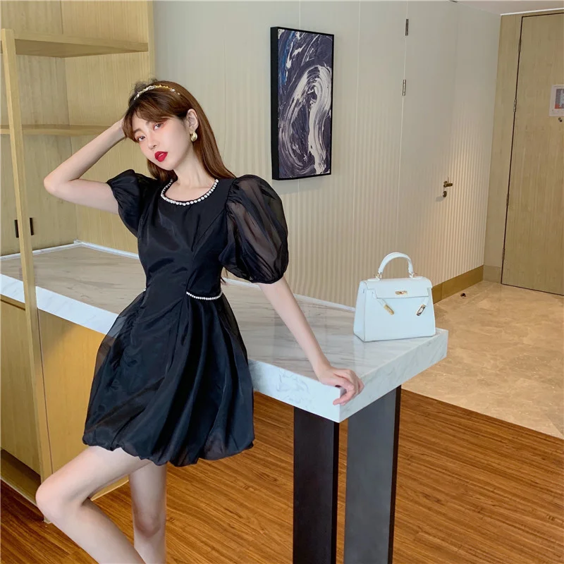 Женское платье с пышными рукавами изящное модное круглым вырезом в Корейском