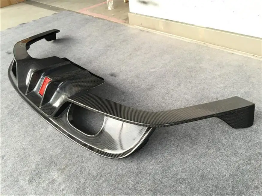 Автомобильный диффузор из углеродного волокна для губ заднего бампера с лампой
