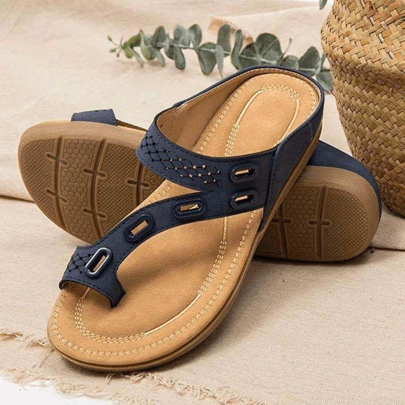 

2021 Summer Plus Flip Flops Leather Metal Hollow Stitching Flat Sandals Vintage Anti-slip Casual Female Platform Women's Shoes