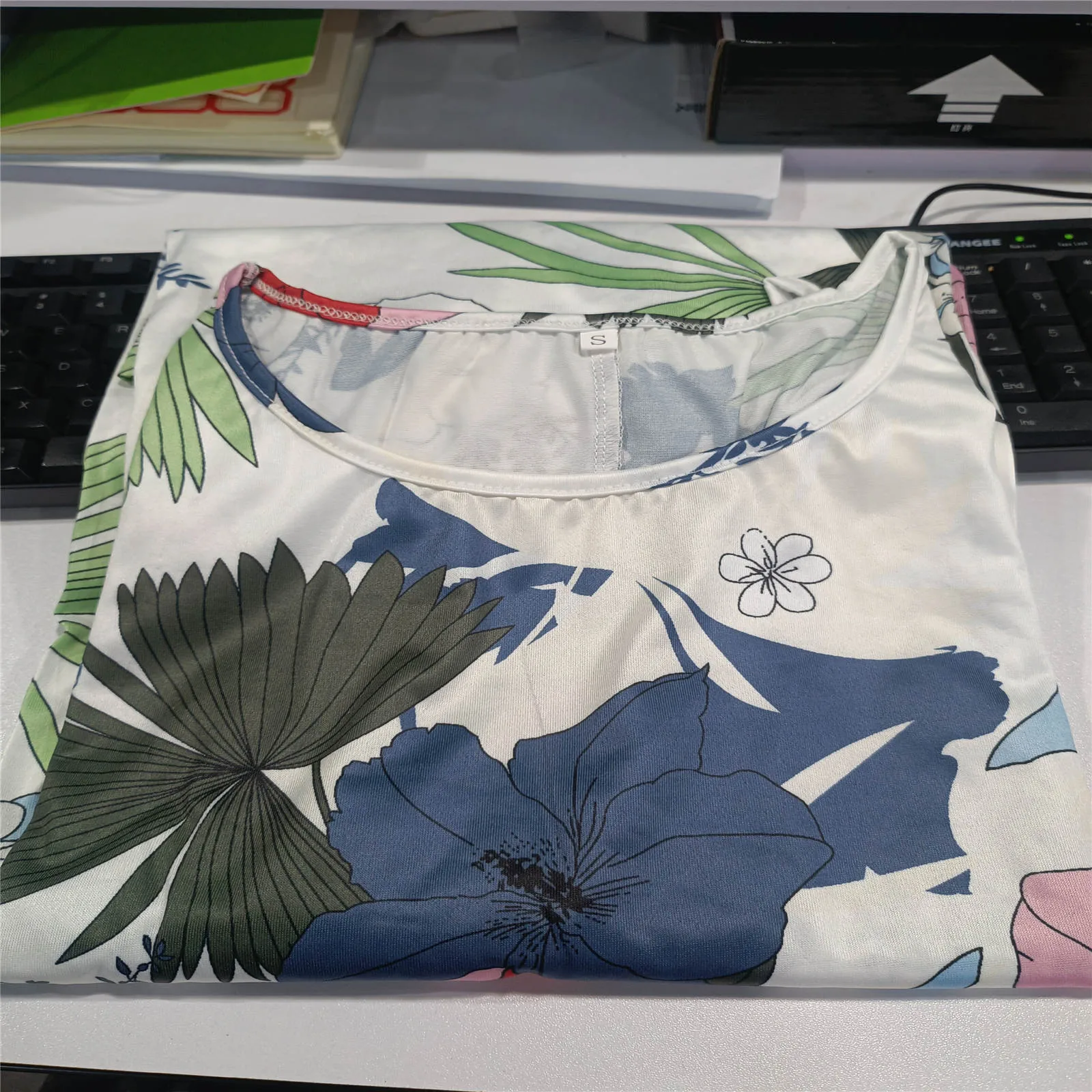 

Summer Women Plus Size Sleeveless Dress Fashion Hawaiian Floral Printed Beach Holiday Dress 2021 Female Casual Loose Maxi Dress