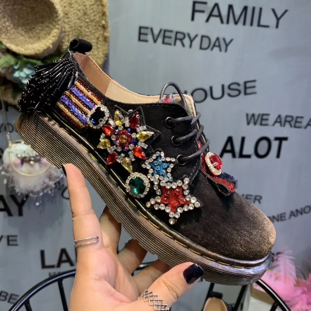 

Autumn new Taichao hand-made exquisite water drill string beads fringed lace leather leisure shoes