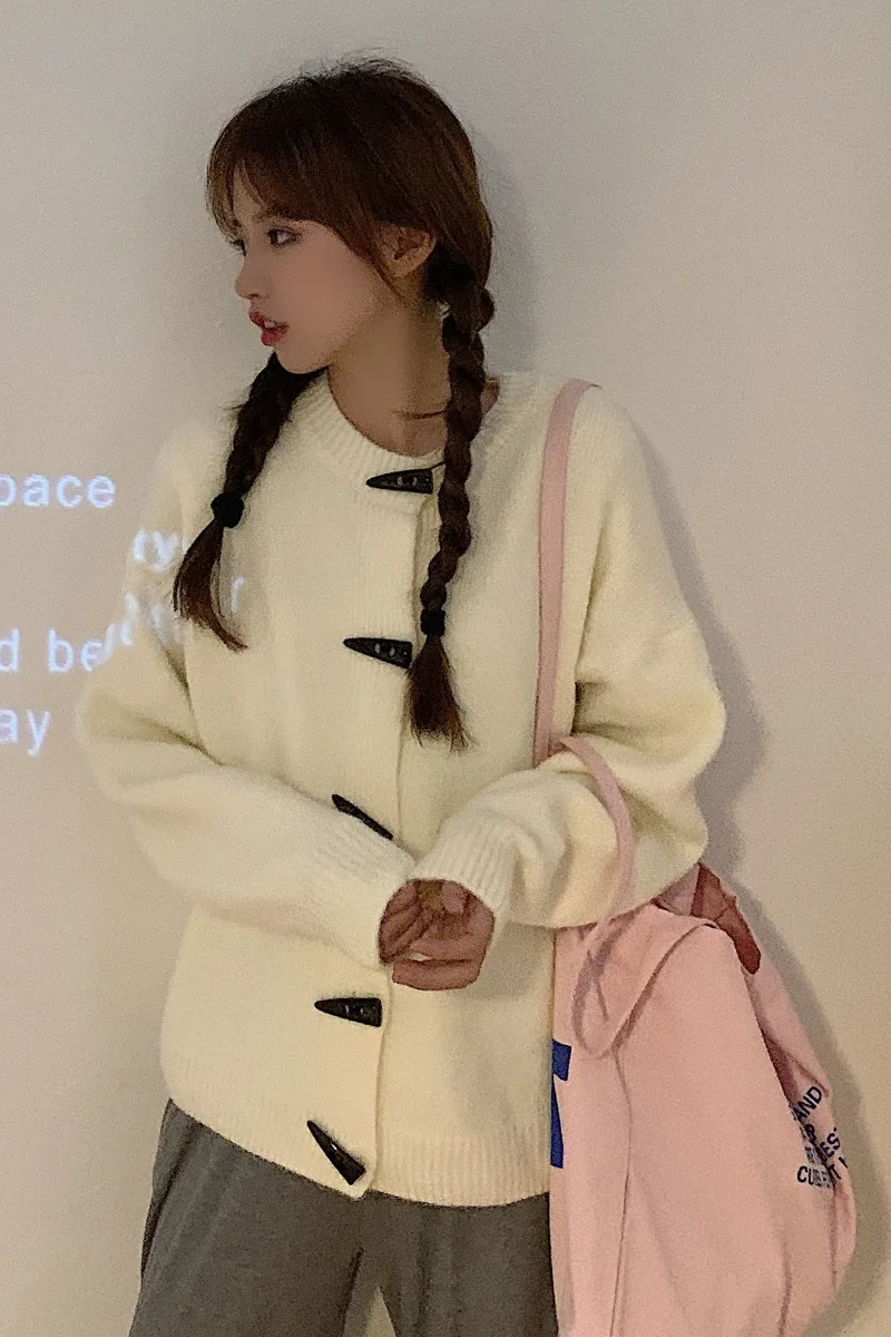 

2020 New Korean Style Retro Loose Slimming Horn Buckle Long Sleeve Sweater Coat