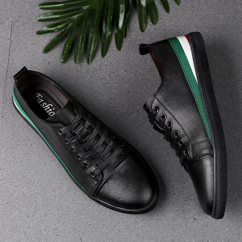

2020 Fashion Mens Leather Casual Shoes Trend Youth Footwear Soft Lightweight Flats Vulcanized Sneakers Lace-up Board Shoes