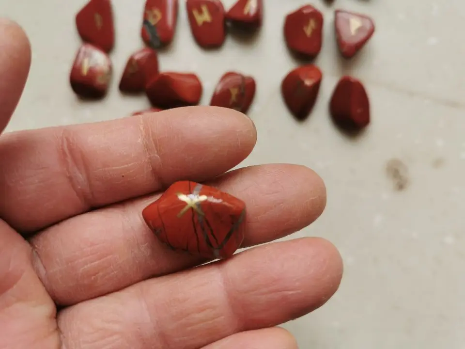 Натуральный Руна камни комплект ювелирных изделий полированный гравированный